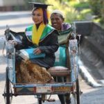 anak tukang becak lulus dengan IPK tinggi