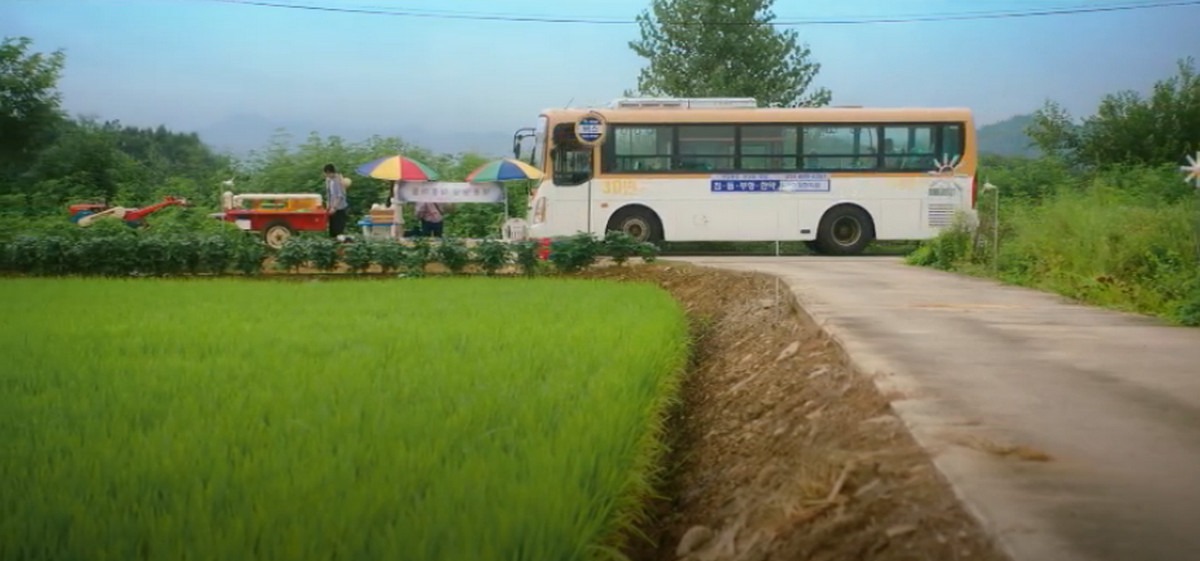 Sold Out On You Episode 3 Recap & Review: Ye-jin Discovers Matthew’s Secret Identity 2 Sold Out On You Episode 3 Recap 2