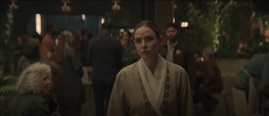 Silo Season 3 Episode 1 Recap: Juliette's Amnesia Sets Up a Dangerous New Power Struggle 10 Silo Episode 1 8