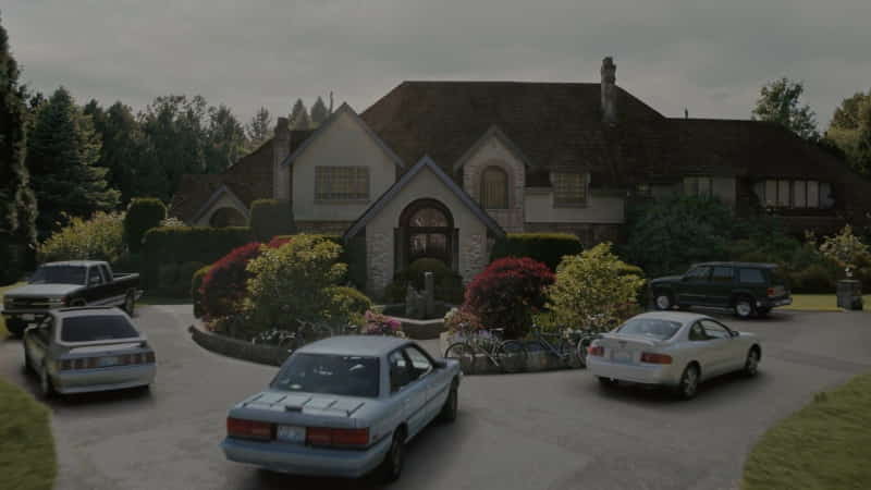 Where Was Elle Filmed? The House, the High School, and Every Location in Order of Appearance 12 The "Pool Party" House