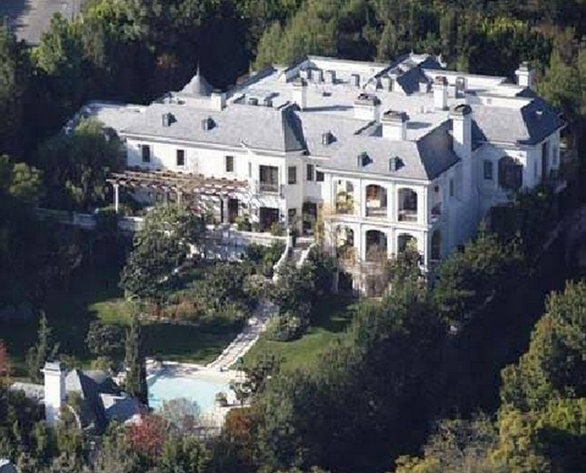 Where Was Elle Filmed? The House, the High School, and Every Location in Order of Appearance 2 the woods mansion